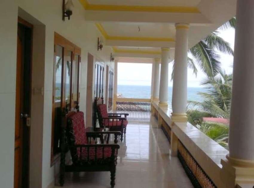 Beach Florra Inn - Image 2