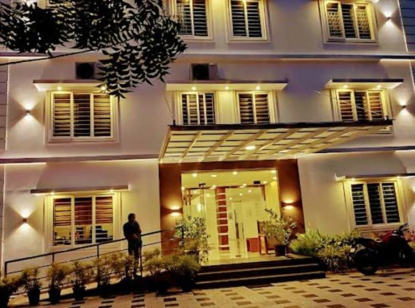 Phoenix Holidays - Image 2