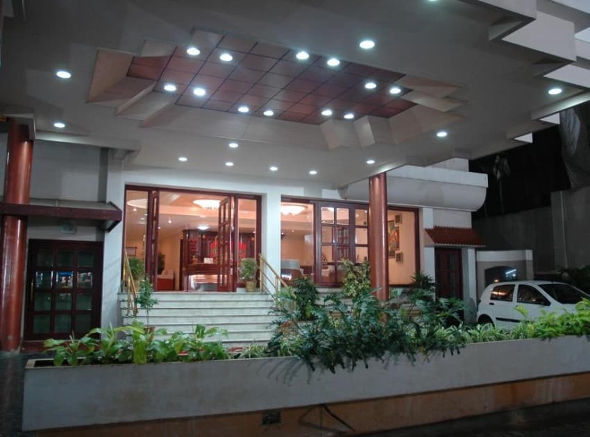 Book Hotel Gnanam in Thanjavur