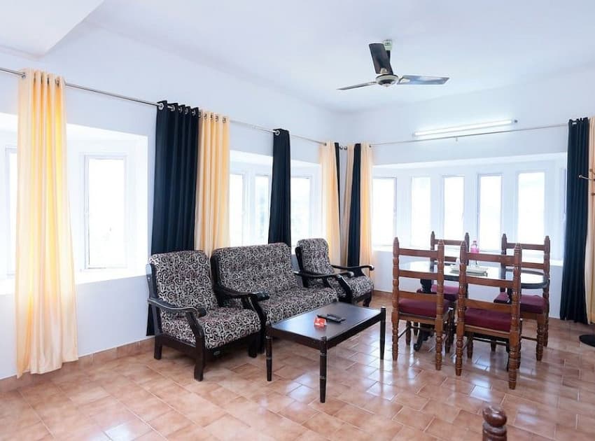 RV Tower Hotel - Image 2