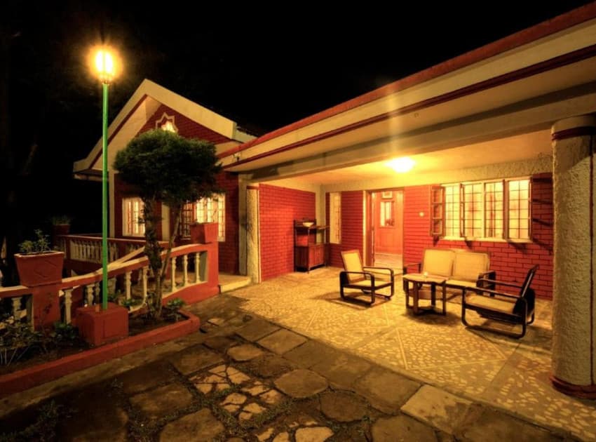 The Red House - Image 2