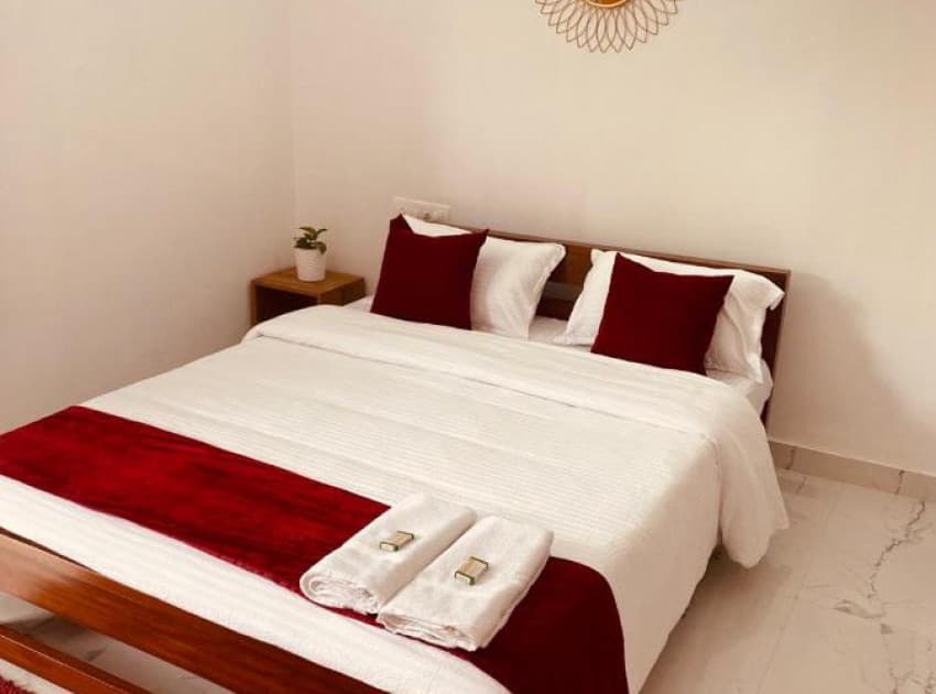 Book Deluxe Non A/c Room room in Wayanad