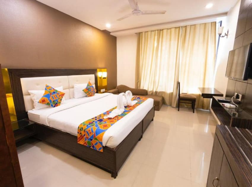 Book Family Room room in Agra