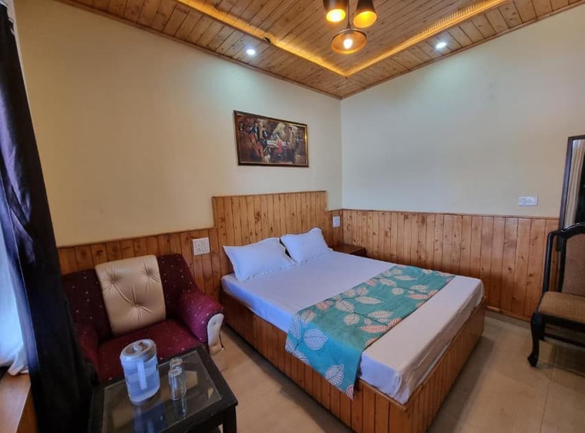 Book Double Room with Private Bathroom room in Dalhousie