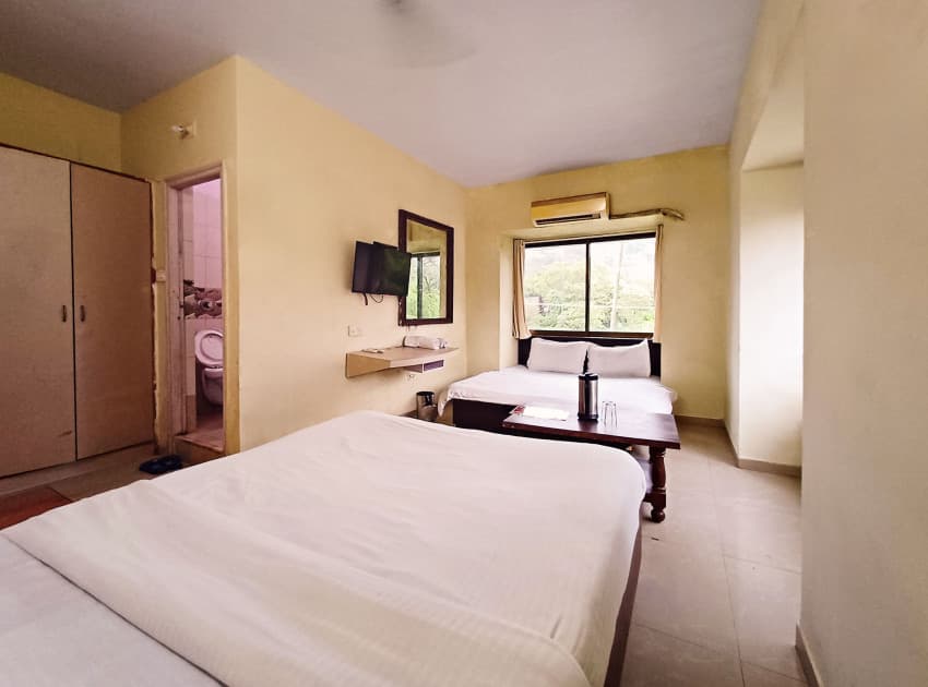 Book Family Four Room room in Mount Abu