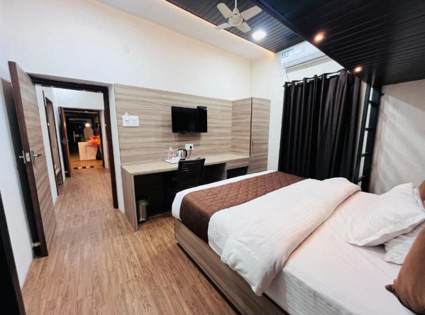 Book Family Suite room in Mount Abu