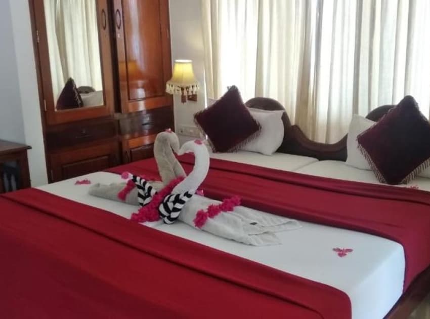 Book A/C DELUXE DOUBLE room in Kovalam