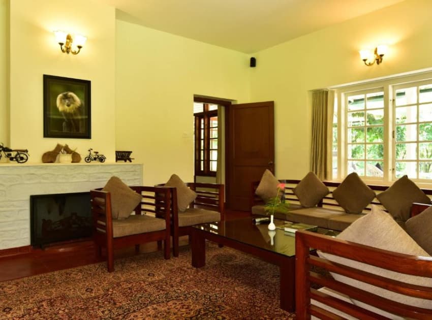 Book Bungalow room in Valparai