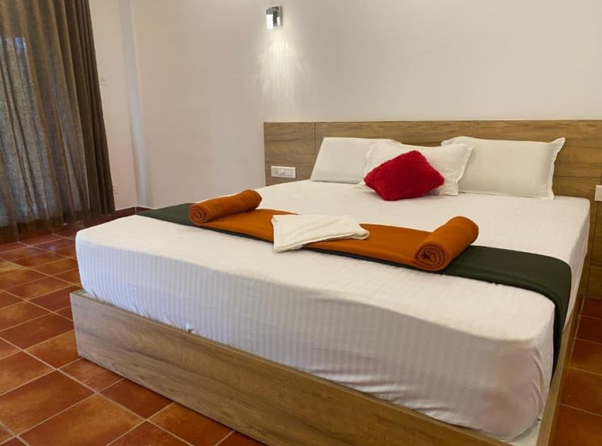 Book Suite with Balcony room in Athirapally