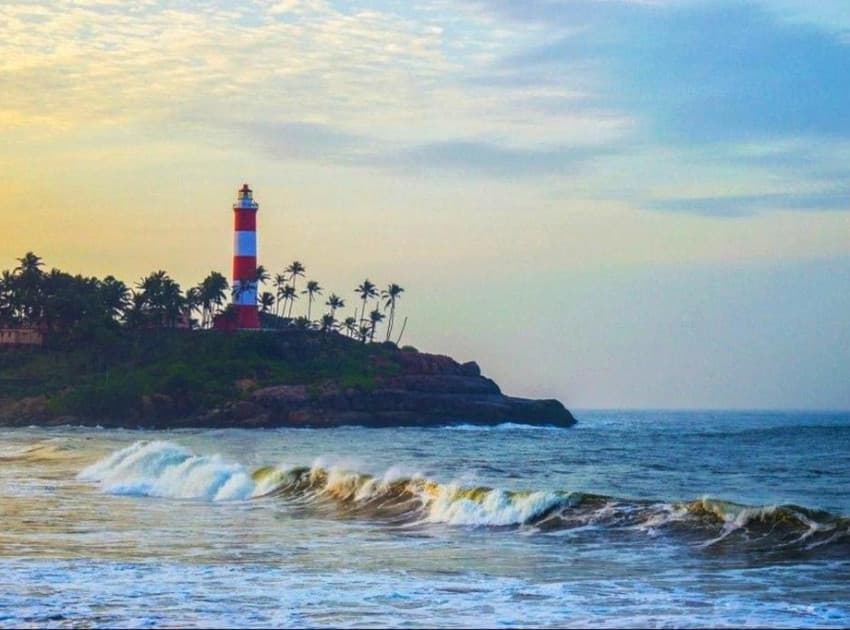 Book Deluxe Sea View room in Kovalam