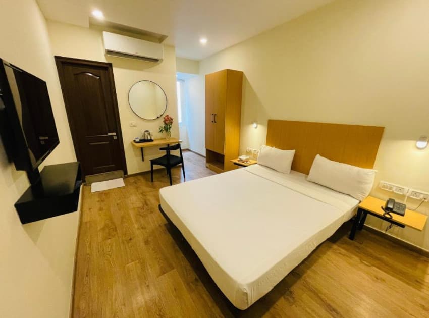 Book Deluxe Queen Room room in Bangalore