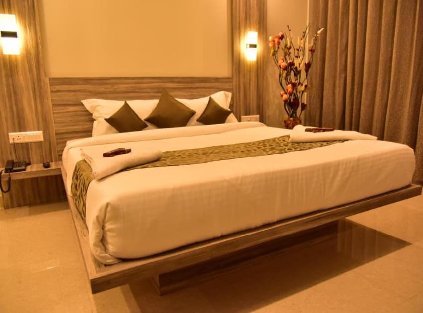 Book LE GRAND ROOM room in Mysore