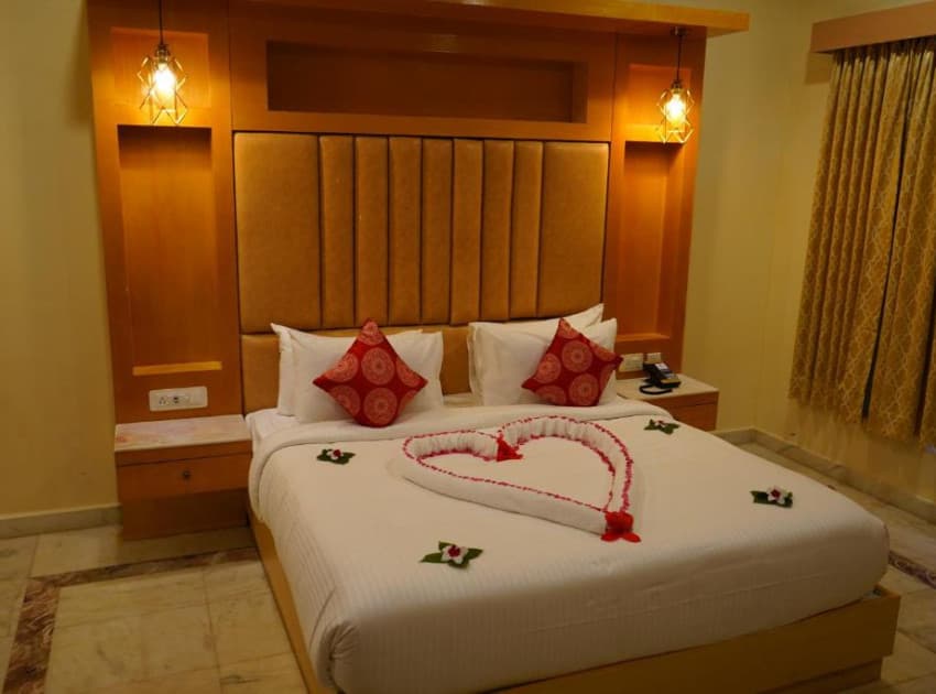 Book Temple Street (2 Bed Room) room in Yelagiri