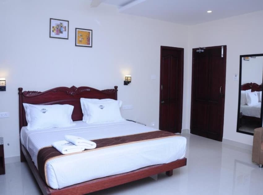 Book Deluxe Double Bed room in Kanyakumari
