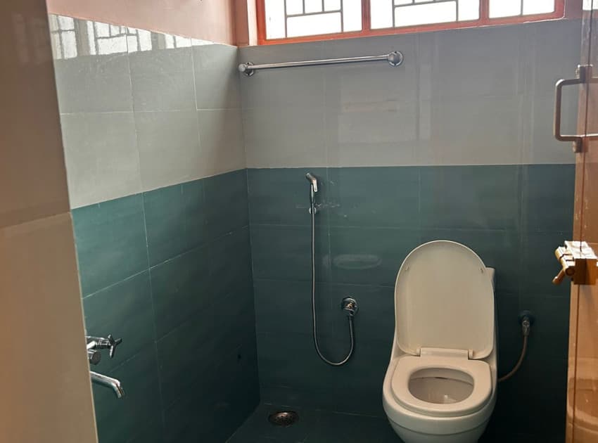 Book Deluxe Double Room room in Ooty