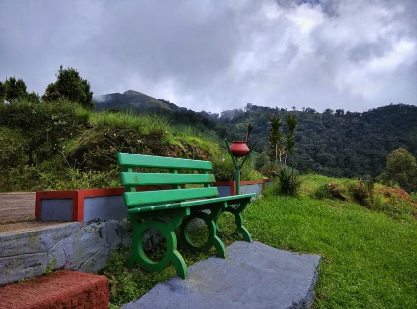 Book Silver Bills(Deluxe Room) room in Munnar