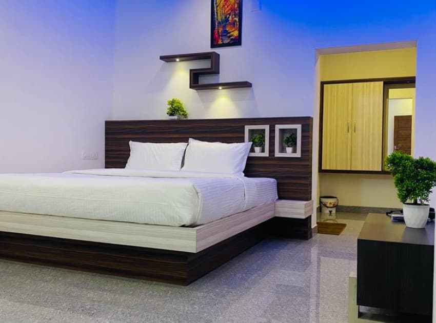 Book Standard Double Room room in Guruvayur