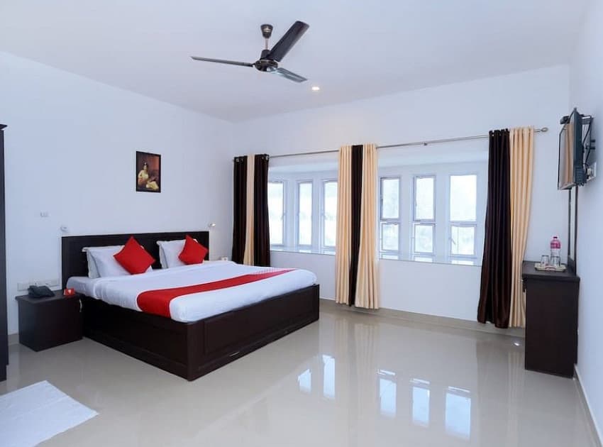 Book Standard Double Room room in Guruvayur