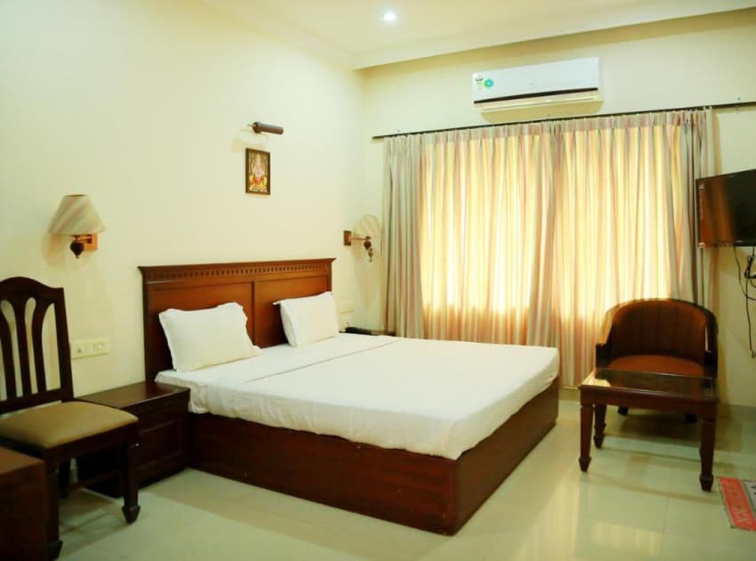 Book Standard Double Room room in Guruvayur