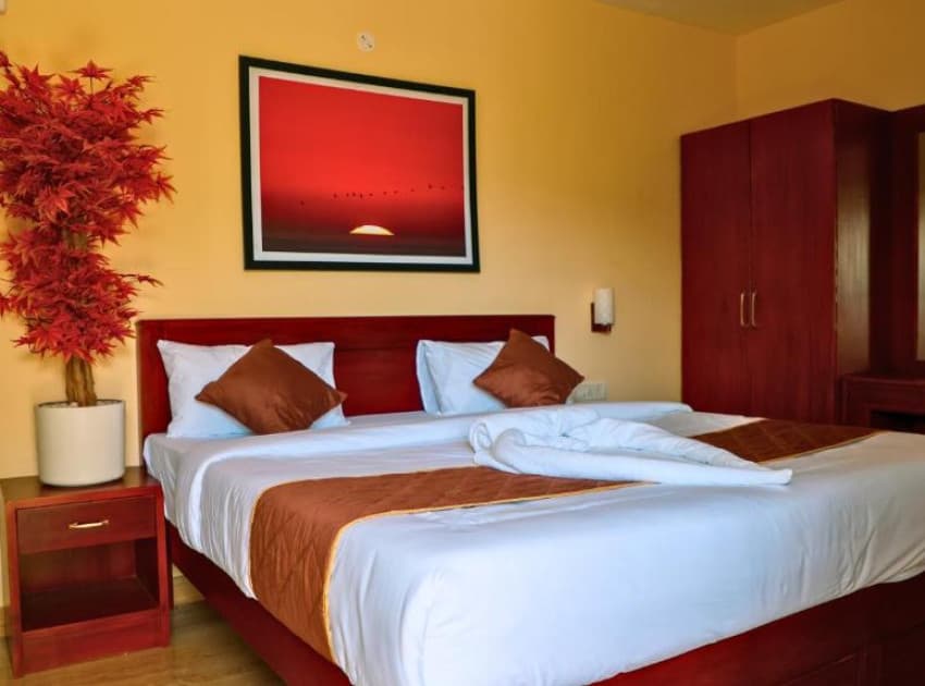 Book Suite with Balcony room in Kodaikanal
