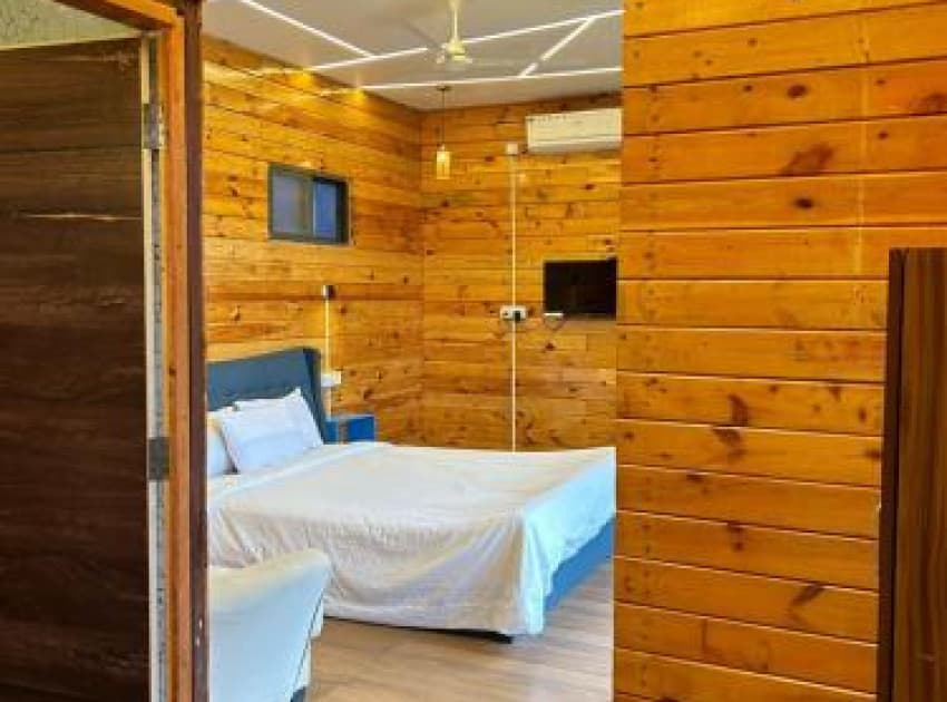 Book Junior Suite with Mountain View room in Bangalore