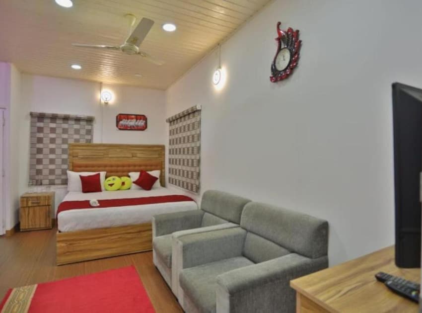 Book Superior Double Room room in Munnar