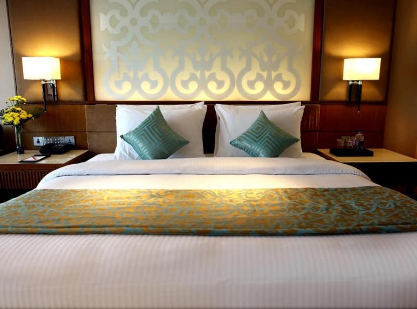 Book King Studio room in Chennai