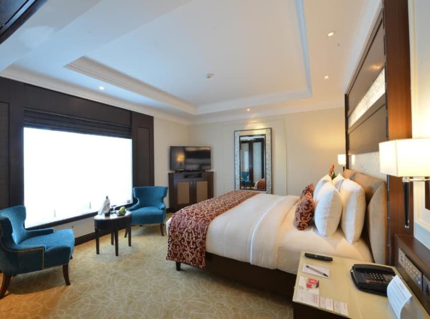 Book Executive Suite room in Chennai