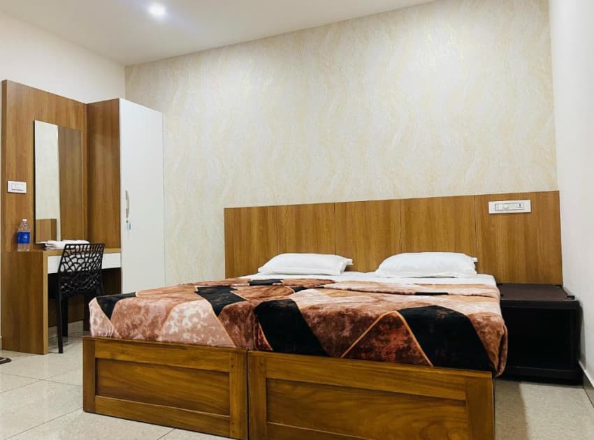 Book Standard Apartment room in Cochin