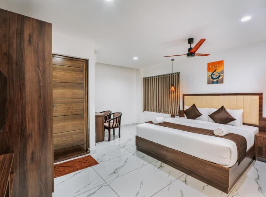 Book Standard Double Room room in Cochin