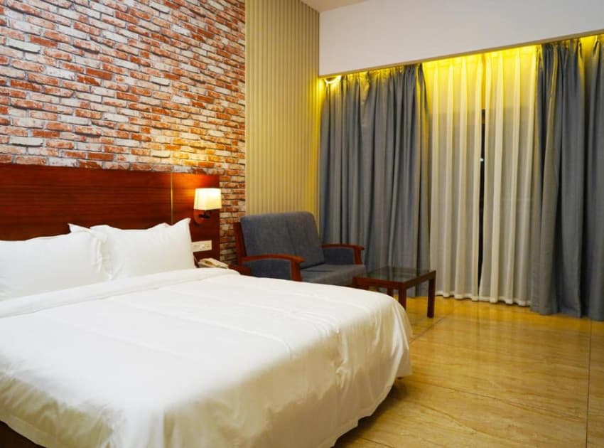 Book Grove View Melton room in Munnar